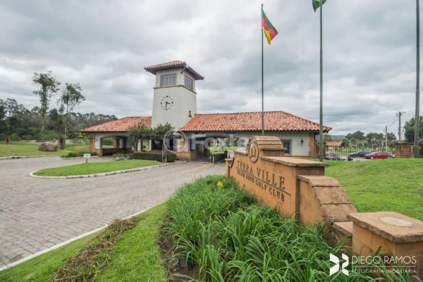 Casa em Condomínio à venda Avenida Juca Batista, Belém Novo - Porto Alegre