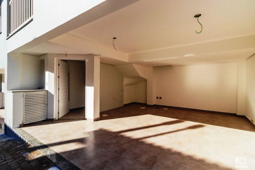 Casa de condomínio à venda no bairro Camaquã com 115 m² e 2 dormitórios/quartos