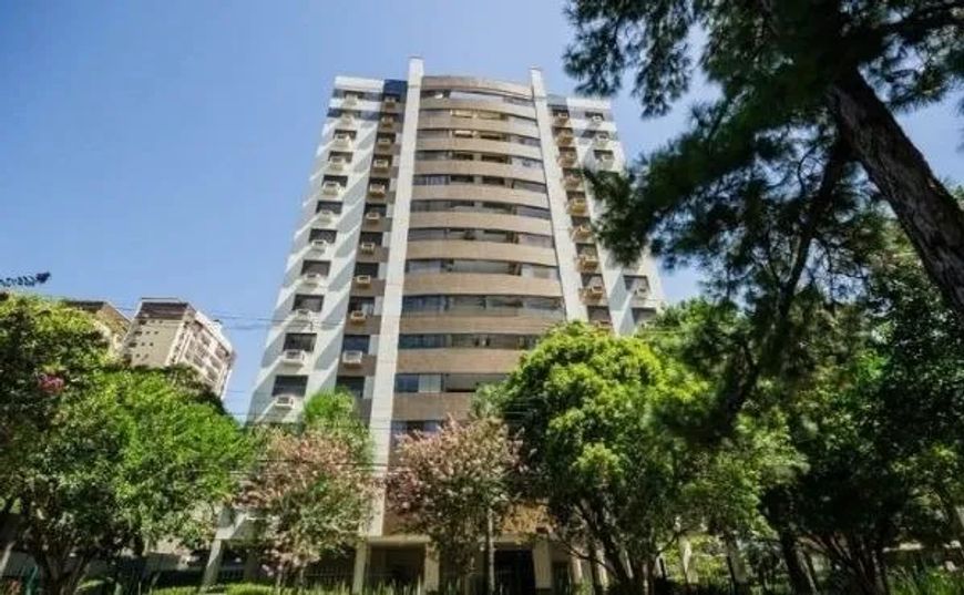 Apartamento semi-mobiliado para alugar, localizado na Rua Comendador Rodolfo Gomes, no coração do Me