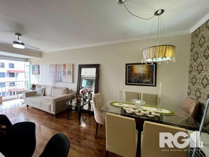 Apartamento mobiliado com 2 dormitórios, suíte, banheiro social, ambos banheiros com ventilação natu