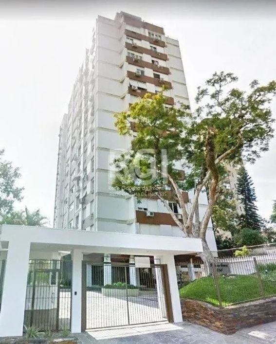 Imóvel impecável, piso laminado novo,cozinha americana sob medida, área de serviço com armários, sal