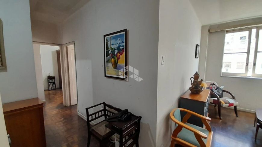 Á venda apartamento com dois quartos, no Edifício Duque de Caxias