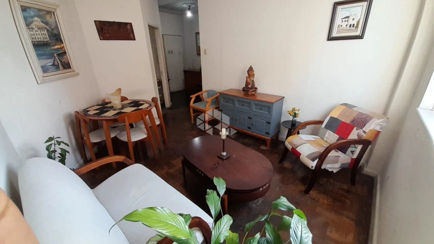 Á venda apartamento com dois quartos, no Edifício Duque de Caxias