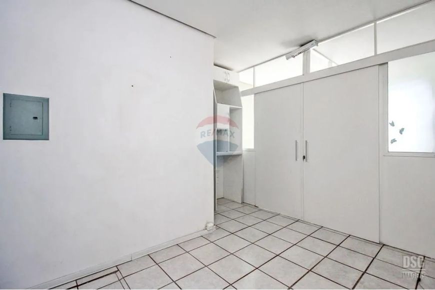Sala Comercial a 100 metros da Avenida Azenha – Pronta para Consultórios e Escritórios