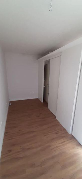 Salas/Conjuntos em Menino Deus com 33.74 m² , 1 vaga(s).