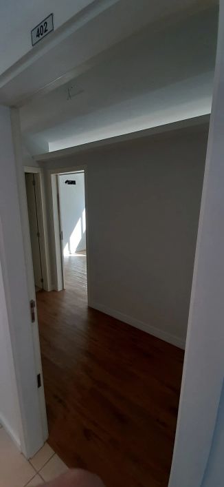 Salas/Conjuntos em Menino Deus com 33.74 m² , 1 vaga(s).