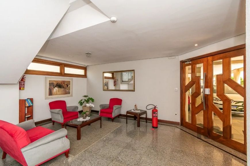 ENTRAR E MORAR: LIVING C/ SUÍTE E VAGA ESCRITURADA TODO REFORMADO NA PRAIA DE BELAS!!Apartamento com