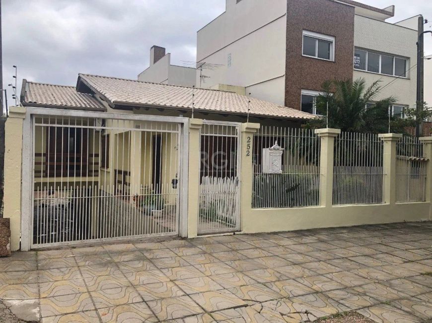 Casa para Venda - 227m², 4 dormitórios, sendo 1 suites, 3 vagas - Chácara das Pedras