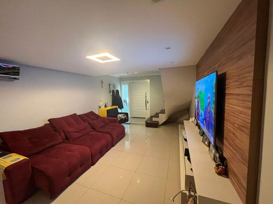 sobrado com terraço reformado de 2 quartos e 2 vagas , Morro Santana