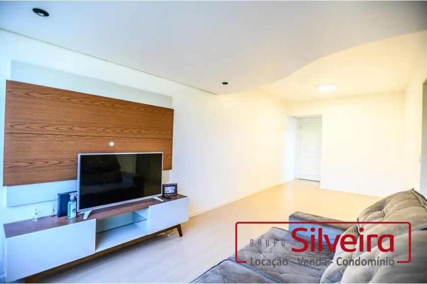 Apartamento em Porto Alegre, no bairro Nonoai, à venda.