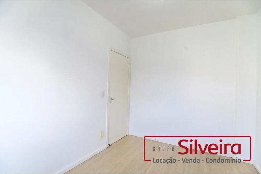 Apartamento em Porto Alegre, no bairro Nonoai, à venda.