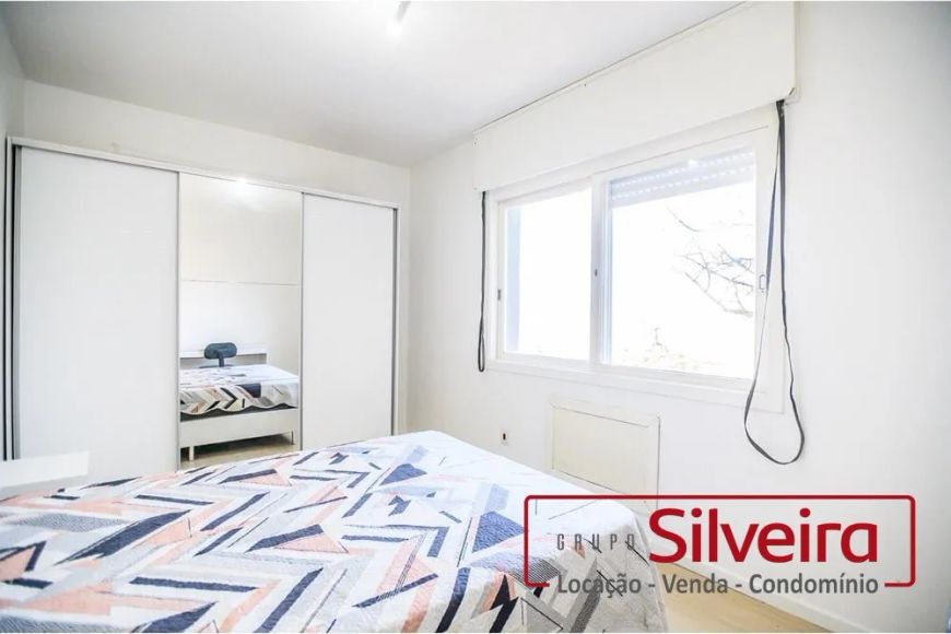 Apartamento em Porto Alegre, no bairro Nonoai, à venda.