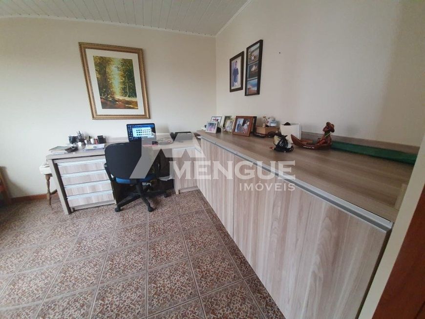 Cobertura com 3 dormitórios, sendo 2 suítes, e 2 vagas de garagem, à venda no bairro jardim planalto