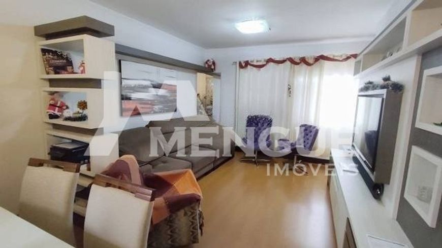 Casa com 3 dormitórios e 4 vagas à venda no bairro Rubem Berta em Porto Alegre com 200,00m² por R$ 6