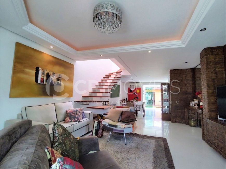 Casa/Sobrado em Porto Alegre, no bairro Jardim Planalto, à venda.