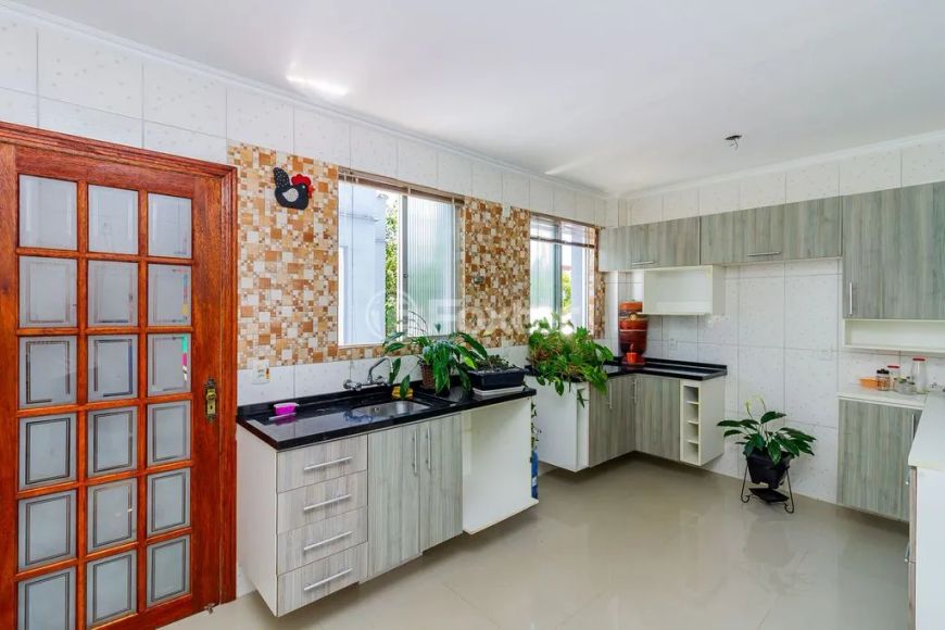 Apartamento impecável, dois quartos, uma vaga, à venda no Menino Deus