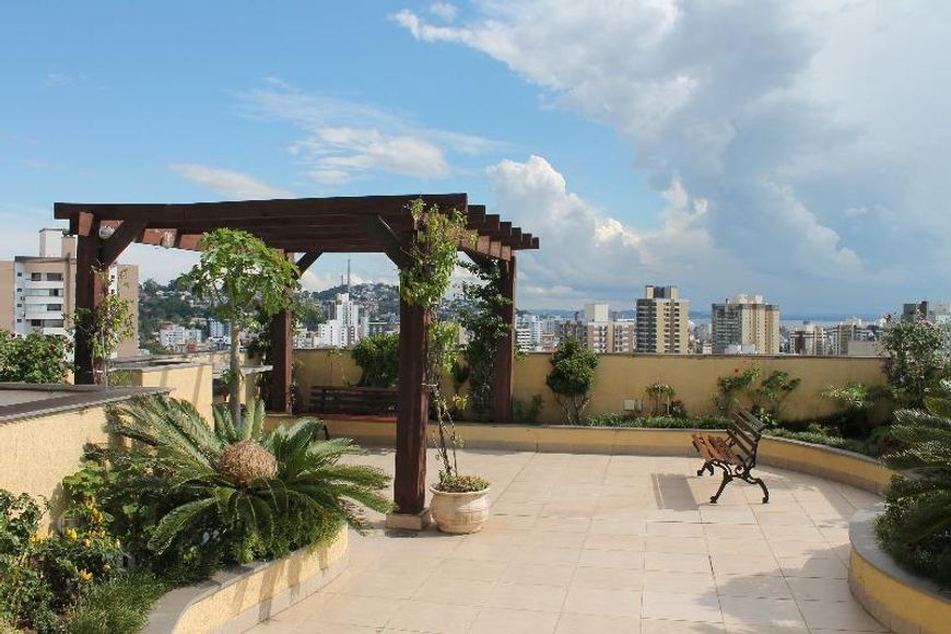 Apartamento de 151 metros quadrados no bairro Menino Deus com 2 quartos