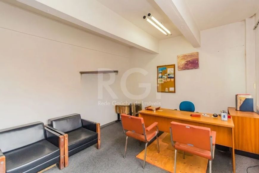 Escritório à venda no bairro Floresta com 58 m² de área útil disponível.