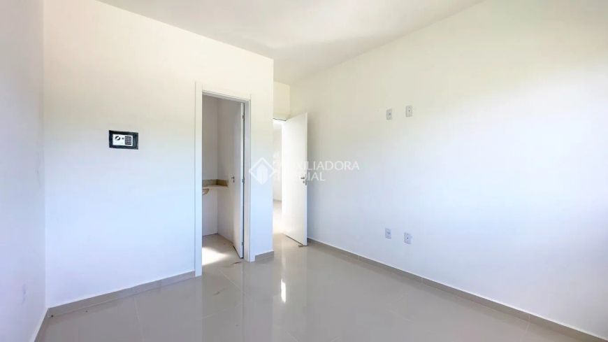 Casa com 3 dormitórios no bairro Hípica
