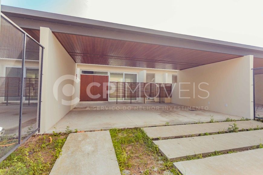 Casa/Sobrado em Porto Alegre, no bairro Jardim Lindóia, à venda.