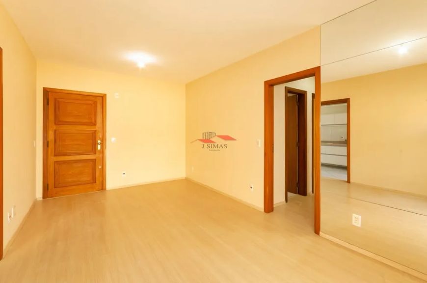 Apartamento (Padrão), com 3 quartos e 2 banheiros à Venda, 130 m² em Porto Alegre/RS
