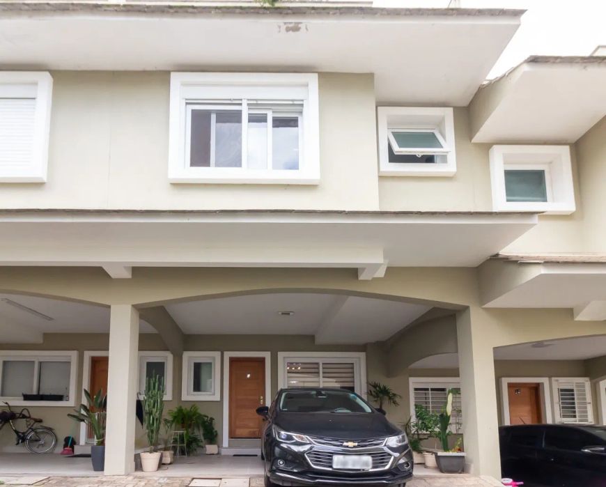 Casa de condomínio à venda no bairro Tristeza com 200m² e 3 dormitórios/quartos.