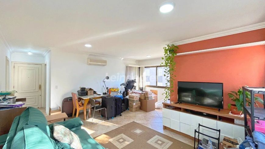 Amplo apartamento de 3 dormitórios no Menino Deus