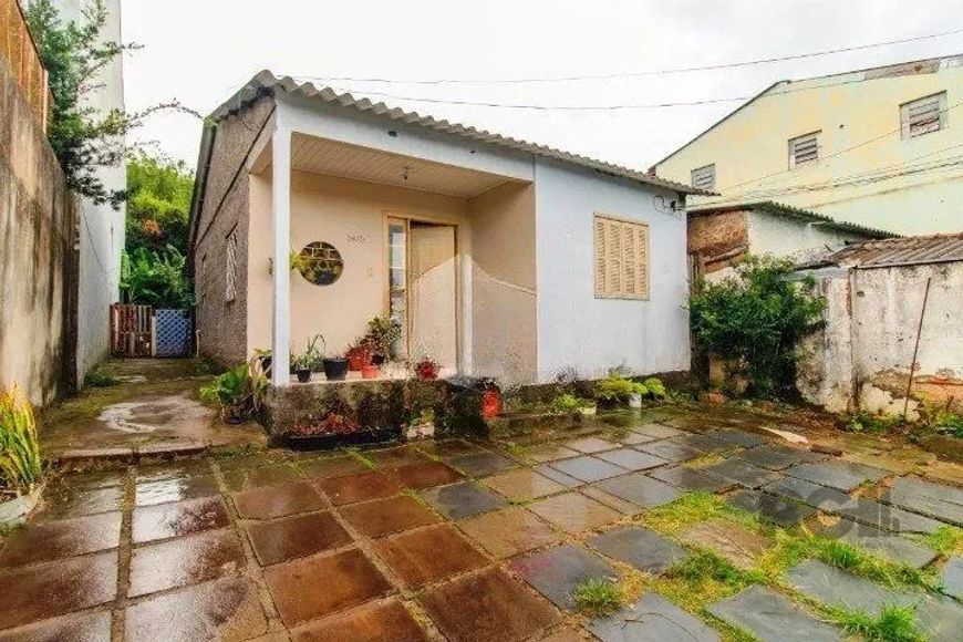 Casa 02 dormitórios na Rua do Banco Inglês, Santa Tereza