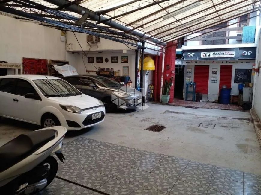 Prédio comercial no Santana com terreno 9,90 x 33,44 mts