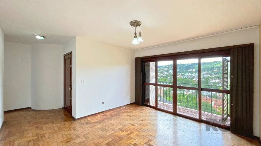 Apartamento 3 dormitórios, suíte, sala ampla, copa, banheiro, cozinha, área de serviço. Parte superi