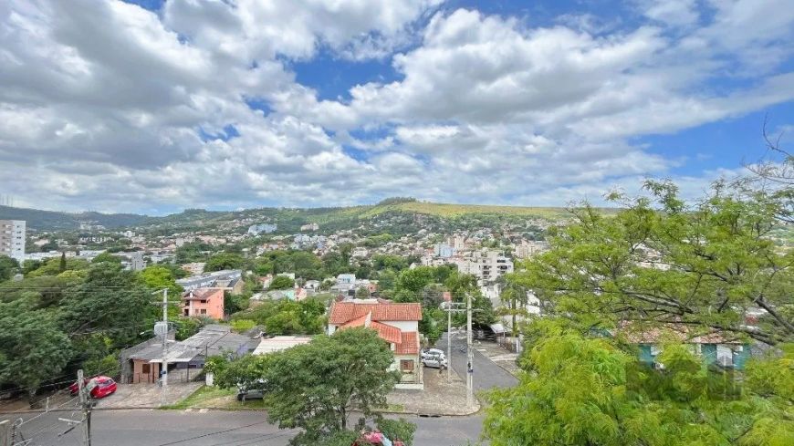 Apartamento 3 dormitórios, suíte, sala ampla, copa, banheiro, cozinha, área de serviço. Parte superi