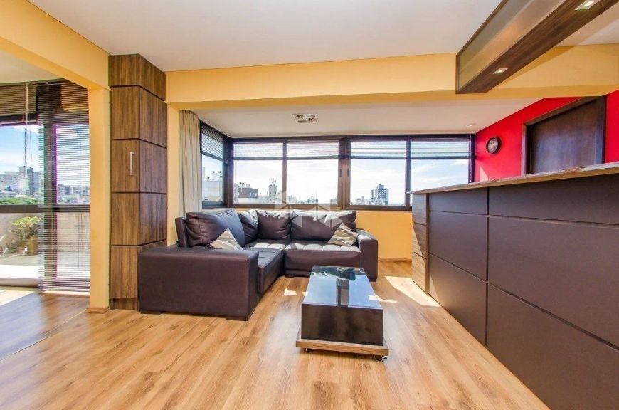 Excelente Cobertura no Bairro Higienópolis Porto Alegre com 101,36 m² de área no privativa com vaga