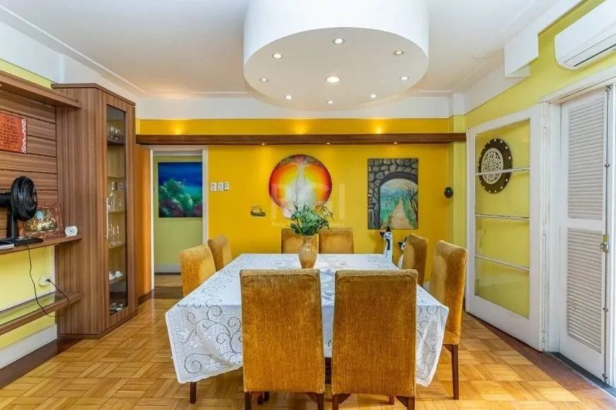 Excelente apartamento de 148m² com 2 dormitórios sendo 1 suíte com closet e hidromassagem, banheiro