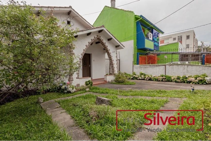 Terreno em Porto Alegre, no bairro Menino Deus, à venda.