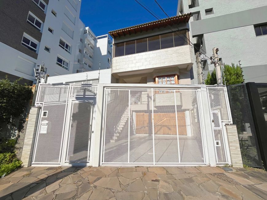 Sobrado 3 quartos com piscina