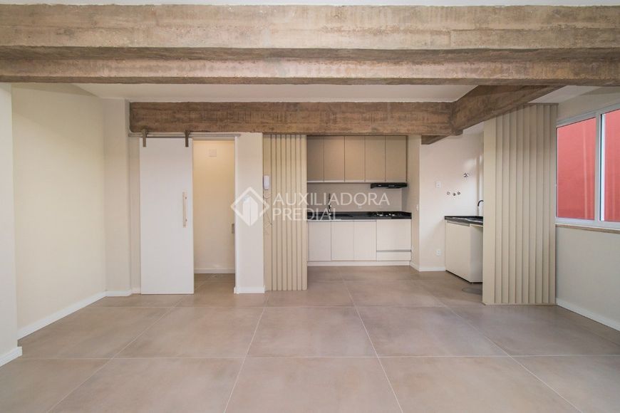 Apartamento com 2 quartos elevador e garagem! Bom Fim