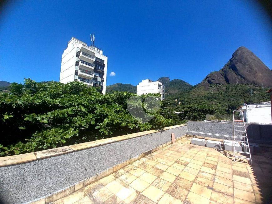Cobertura linear a venda com 5 quartos, suite, dependências completa, Terraço. 250m² no valor R$900.