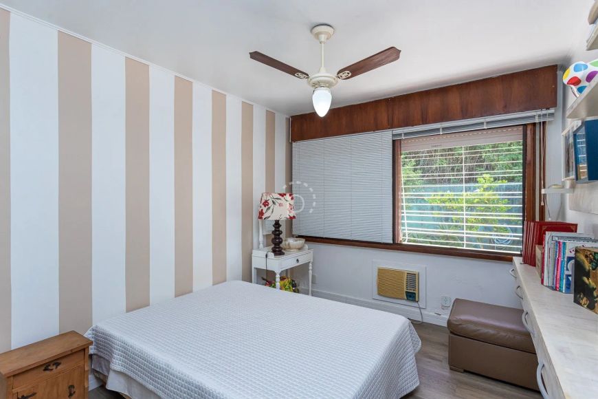 Venda de Casa em Condomínio em bairro Pedra Redonda com 300m² Área Const. e 442m² Á