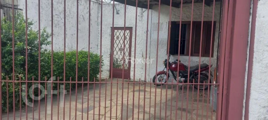 Casa à venda Avenida Outeiro, Coronel Aparício Borges - Porto Alegre