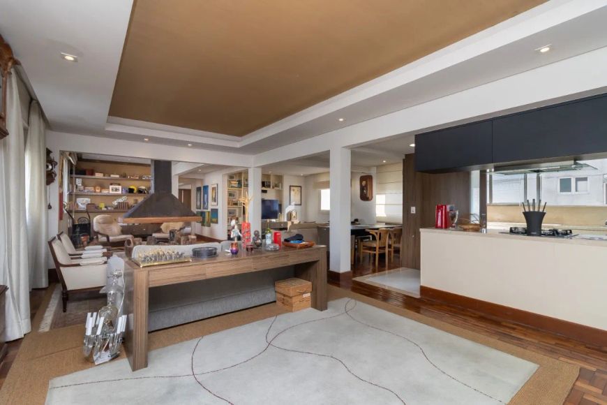 Apartamento à venda no bairro Moinhos De Vento com 149m² e 3 dormitórios/quartos.