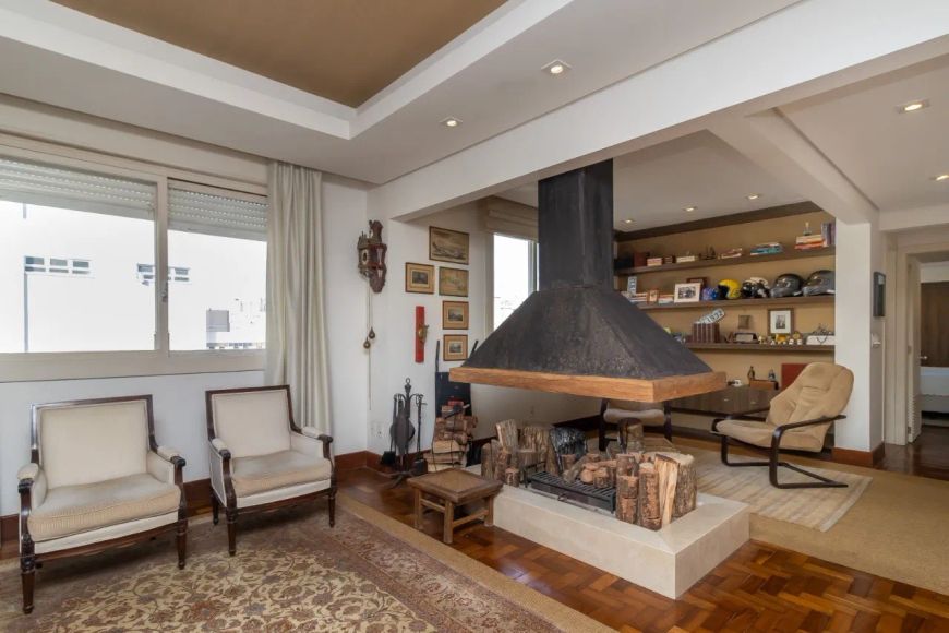 Apartamento à venda no bairro Moinhos De Vento com 149m² e 3 dormitórios/quartos.