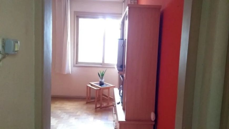Lindo apartamento com ambientes amplos, bem iluminados e arejados, além de contar com área de serviç