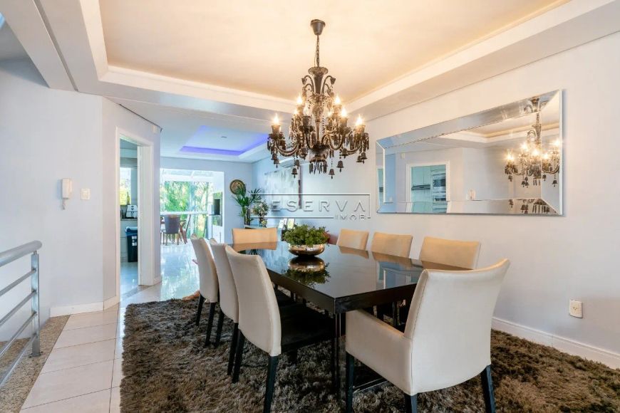 CASA SEMINOVA GEMINADA - 362m², 3dorm/2 suítes, 4 vg garagem, próximo Iguatemi, Chácara das Pedras