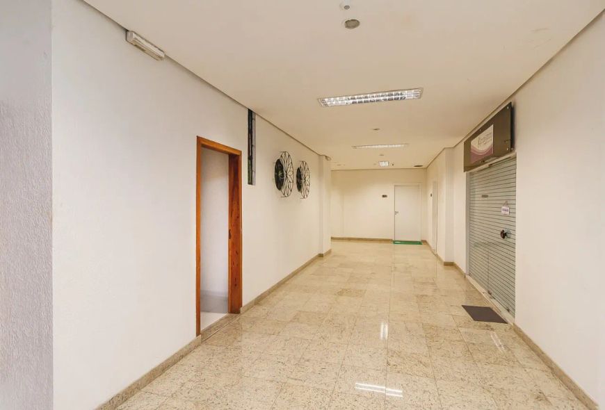 Escritório à venda no bairro Moinhos De Vento com 55 m² de área útil disponível.