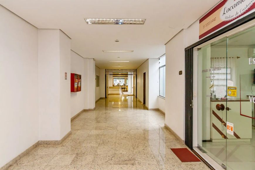 Escritório à venda no bairro Moinhos De Vento com 55 m² de área útil disponível.