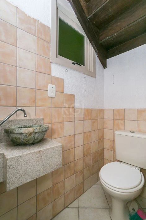 Ótimo sobrado no Cond. La Fuente, próximo do Zaffari Ipanema, com 160m² privativos, divididos em 3 p
