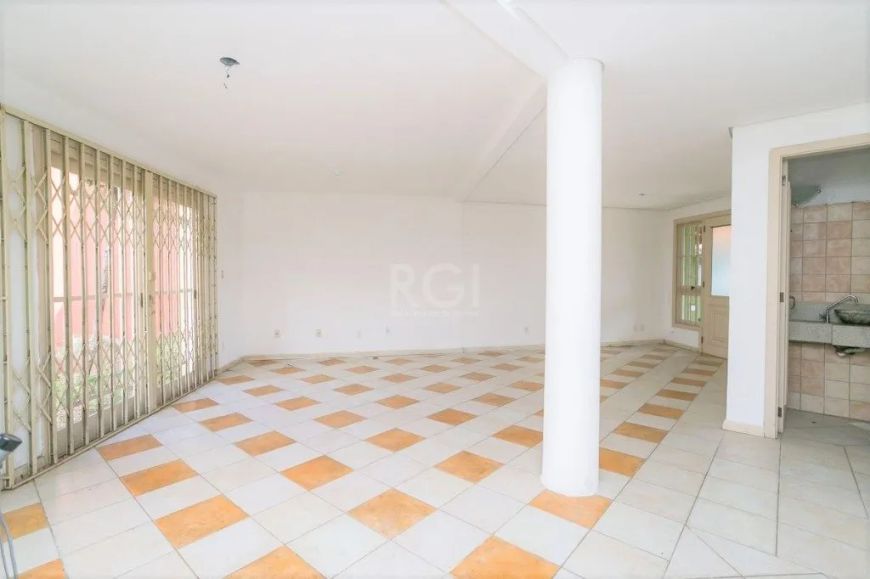 Ótimo sobrado no Cond. La Fuente, próximo do Zaffari Ipanema, com 160m² privativos, divididos em 3 p