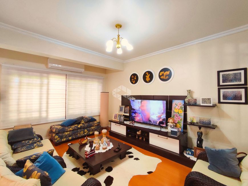 Casa 300m² com 3 Dormitórios no Bairro Partenon, com Suíte Master, Piscina e Vista Panorâmica