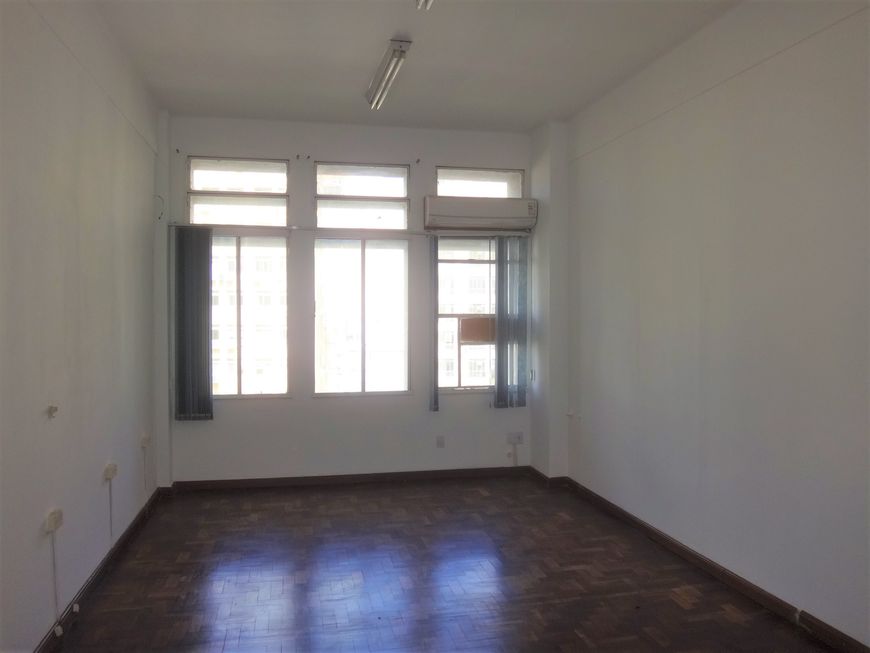 Sala/Conjunto para venda possui 67 metros quadrados com 2 salas