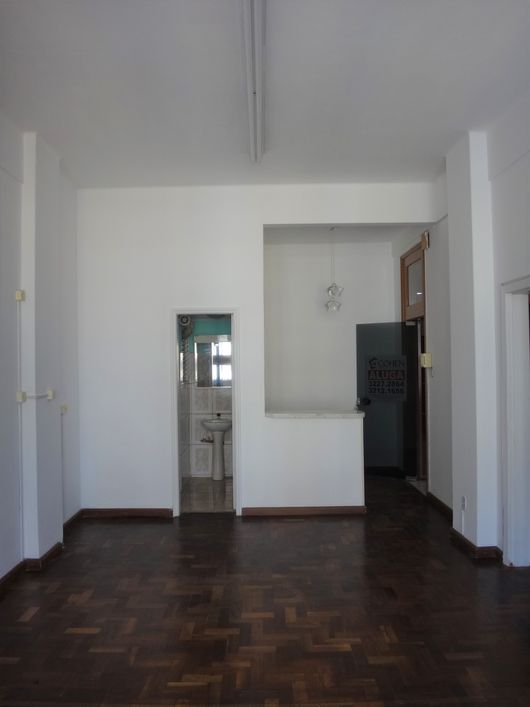 Sala/Conjunto para venda possui 67 metros quadrados com 2 salas